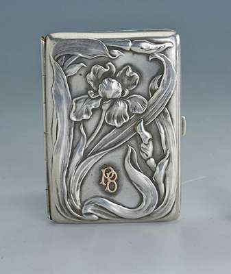 Zigarettenetui, deutsch, wohl Pforzheim um 1900, 800er Silber, Meistermarke unged., reich floral abstrakt verziert, asymm. angeordnet, Reste alter ...