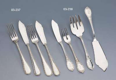 Fischbesteck für 6 Personen, 925er Silber, Koch & Bergfeld um 1902/04, Bes.-Monogramm einer königl. Hoheit, best. aus: 6 Fischmes- ser und 6 ...