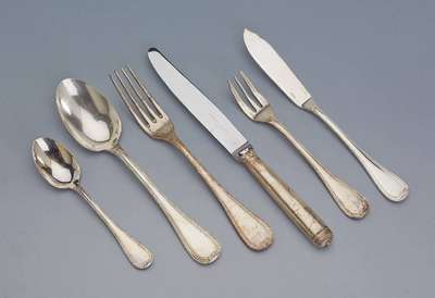 36-teiliges Besteck CHRISTOFLE Paris, 925er Silber, Modell Malmaison, best. aus: 6 Menuemesser (anderes Dekor, Griffe gefüllt, Klingen Stahl), 6 ...