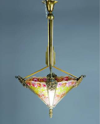 Deckenlampe, Art Déco, Verrerie de Hanots, 30er J., Messingguß silberfarben patiniert, Blumendekor, 4 Formglaseinsätze mit buntem Rosendekor, ...