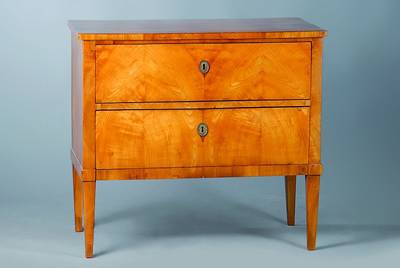 Biedermeierkommode, um 1820, Kirschbaum, schönes lebendiges Furnierbild, Beschläge sekundär, 100x80x45 cm
