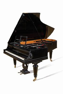 Flügel, C.Bechstein Berlin, um die Jahrhundertwende, schwarz gelackt, sparsameAkanthusblatt-, Stern- und Volutenschnitzereien, 8-eckige konisch ...