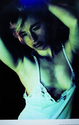 Cindy Sherman, geb. 1954, Farboffset auf dünnem Karton, handsigniert, wenige handsignierte Exemplare, ca. 100x64 cm