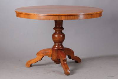 Biedermeier Tisch um 1830, Nussbaum massiv H: ca. 72 cm, D: ca. 107 cm