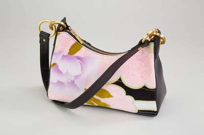 LEONARD-Handtasche, Samt mit floralem Aufdruck, z.T. schwarzes Leder, schwarze Inneneinrichtung, seitl. Innentasche mit Reißverschluß, Beschläge ...