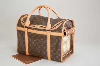LOUIS VUITTON Hundetasche, Sac chien 40, Monogramm Canvas, innen abwaschbares, braunes Futter, seitl. luftdurchlässiges Gitter mit aufrollbarem ...