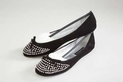 Paar BEVERLY FELDMANN Ballerinas, Gr. 41, schwarzes Wildleder mit Straßbesatz, Innenfutter Leder, silberfarben, Sohle silberfarben mit ...