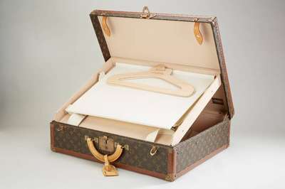 Louis-Vuitton Koffer, Modell Alzer, 1970er Jahre, Monogramm Canvas, abgerundeter Ledergriff, Innenausstattung mit Spanngurten und herausnehmbarem ...