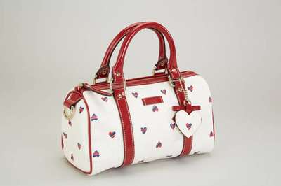 GUCCI-Handtasche, weißes Canvas mit blau- rotem Herzmuster, Ziernähte und Griffe mit rotem Leder, 2 Tragegriffe, RV, Innenfach, Herzanhänger, ca. ...