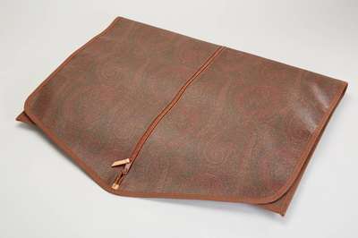 ETRO-Kleidersack, braune Synthetik, bt. Paisleymuster, Reißverschluß, zusammenklappbar für besseren Transport, ca. 100 x 59 cm, guter ...