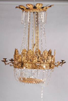 Deckenleuchter, deutsch, um 1910/20, Bronze patiniert, Arme mit musizierenden Engeln verziert, 6 Brennstellen, H. ca. 90 cm , D. ca. 80 cm,