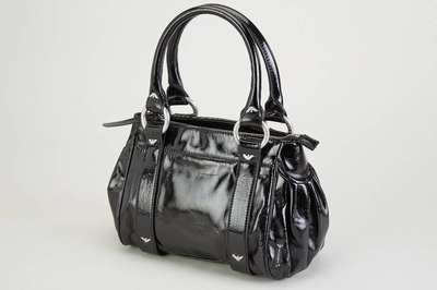 GIORGIO ARMANI Handtasche, schwarzes Leder in leichter Knautschlackoptik, 2 Tragegriffe, Innenfach mit Reißverschluss, 2 Einschubfächer, orig. ...