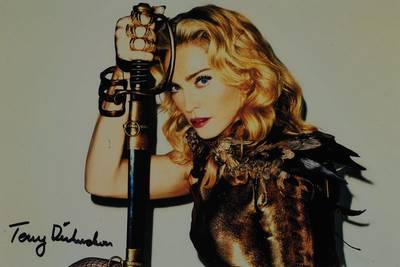 Terry Richardson, geb. 1965 New York, Madonna, Farbfotografie, handsigniert, ca. 20x30 cm