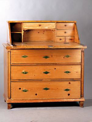 Schrägklappensekretär, Biedermeier, 1.H. 19. Jh., Weichholz, Sekretärteil 5-schübig, 1 Ablagefach, Kommodenteil 3-schübig, Beschläge erneuert, ...