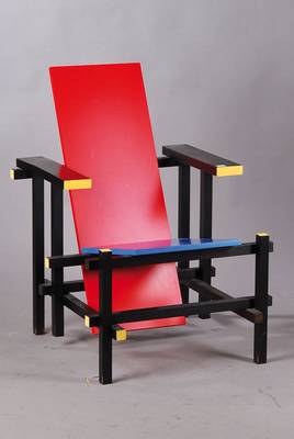 Red/Blue-Chair-Replikat, nach Vorbild von Gerrit Rietveld um 1918/23, Buchenholz bunt gefasst und orginialgetreu vielfach versprosst, der Stuhl ...