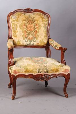 Barocksessel mit Armlehnen, 19. Jh., Buche auf Nussbaum gebeizt, H. ca. 100 cm, Sh. ca. 45 cm