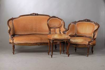 Polstermöbel, Salon, Frankreich um 1890-1900, Gestelle Nussbaum massiv, allseitig geschweift, Polsterung und Bezüge in den 70 Jahren erneuert, ...