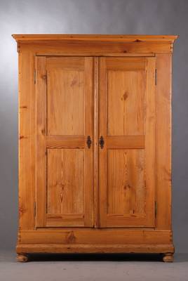 Biedermeierschrank, um 1840, Zirbelkiefer, Teile rest., Beschläge sek., Reste alten Wurmbefalls, guter Zustand, ausgesuchtes Holz,ca. 198x150x62 cm