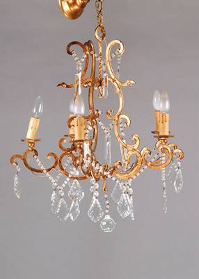 Deckenlampe, Italien 30er Jahre, Messingkorpus, 5 Brennstellen, feiner Kristallbehang, Elektrifizierung nicht geprüft, H.ca. 70cm, D.ca. 60cm