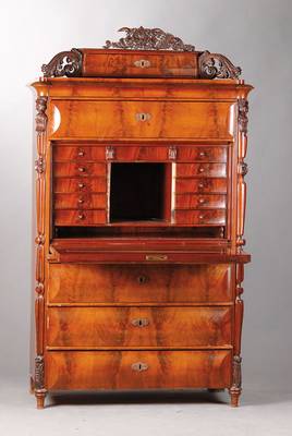 Standsekretär, norddeutsch, um 1835/40, Eiche- und Weichholzkorpus, Pyramidenmahagonifurnier z.T. gespiegelt und z.T. doppelt gespiegelt verlegt, ...