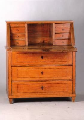 Schrägklappensekretär um 1820, Biedermeier, Eiche massiv, Innenleben mit 8 Schüben und Freifach, Bandintarsien, mit Schellack aufgefrischt, ...