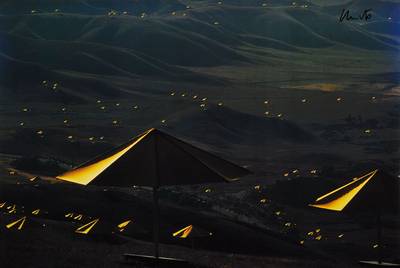 Christo, geb. 1935, "The Umbrellas" (California, USA Site), Fotolithographie, handsigniert, gedruckt bei Poligrafa Barcelona 1991, Auflage ...