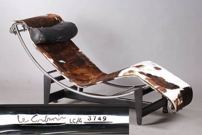 Liege "LC4", Entwurf Le Corbusier 1928 frühes Modell mit kleiner Seriennummer, Stahlrohrgestell verchromt, Untergestell Stahlrohr schwarz ...