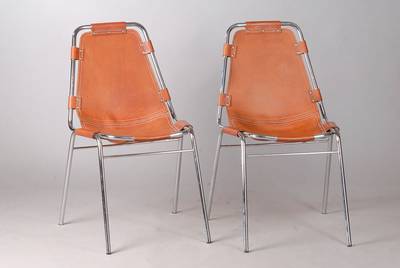 Vier Stühle, Entwurf Charlotte Perriand um 1970, unsigniert, Stahlrohr mit brauen Lederbezügen, Gebrauchsspuren, H. ca. 83 cm, Sh. ca. 44 cm,