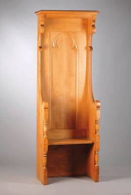 Chorgestühl, deutsch um 1900, Eiche massiv, Gesims mit Hohlkehle, seitliche Volutenschnitzerei, Lehne nach gotischem Vorbild kassettiert, ...
