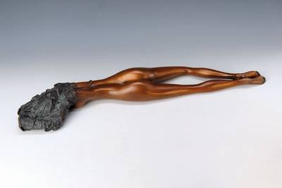 Bruno Bruni, geb. 1935 Gradara, Liegende, Bronzeskulptur, signiert und num. 13/150, Gießerstempel Venturi Arte, L.ca.70cm