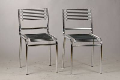 8 Sandows Chairs, Entwurf René Herbst, um 1930, Ausführung wohl später, vernickeltes Stahlrohr, Sitz und Lehne mit Gummizügen bespannt, Der ...