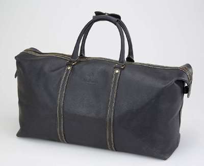 Reisetasche MULBERRY, schwarzes genarbtes Leder, gelb abgesteppte Nähte, 2 Trage- griffe, Reißverschluß, bunt kariertes Stoffinnenfutter mit ...