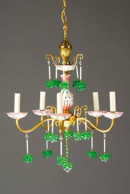 Deckenleuchter, um 1945-50, im gründerzeitlichen Stil, gearbeiteter Messingkorpus, Baluster u. Tropfschalen sowie große Rosette aus Feinsteinzeug, ...