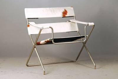 Stohlrohrsessel, nach Marcel Breuers "D4" von 1926, Ausführung unbekannt. Gilt als entfernter Vetter des Wassily Chairs, Fellbezug, guter ...