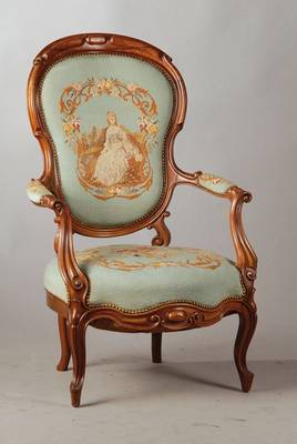 Sessel, Louis-Phillip um 1860/70, Nussbaum massiv, reich geschnitzt, Bezug erneuert, Altersspuren, Neuverleimung empf., H. ca. 103 cm, Sh. ca. 40 cm