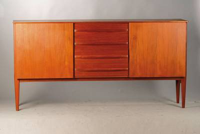 Anrichte, sog. Highboard, Dänemark, Mid-Century-Design, Design: Jorgen Hovelskuv, Fertigung durch Christensen & Larsen, 60er Jahre, Teakholz, ...