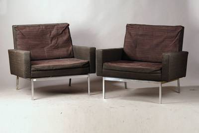 Paar Armlehnsessel, unsign., 50er Jahre, schwarzer Bezug, Knoll International, Entwurf: Florence Knoll, Metall/Stoffbezug , ca77x86x76 cm, Sh. ca. 40 ...