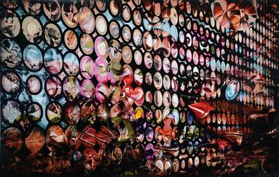 Martin Denker, Gaga Garten, C-Print, rückseitig signiert und nummeriert 30/50, datiert 2006 und betitelt, ca. 60x89,5 cm, minimaler Knick, Blatt am ...