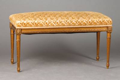 Klavierbank, Louis-Seize-Stil um 1890-1910, wohl Nussbaum goldfarben staffiert, filigrane kannelierte Beine, Zopf- u. Perlleistendekor, ...