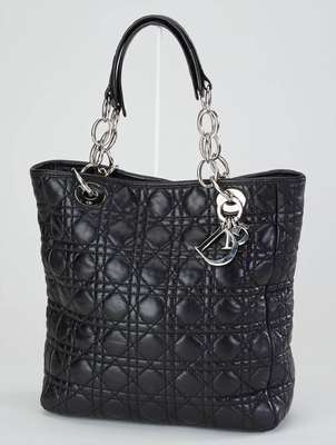 CHRISTIAN DIOR-Tasche, "Soft Shopping Bag", schwarzes Lammleder in typ. Steppung, MonturenMetall vers., 2 Tragegriffe, ein Griff mit Dior ...