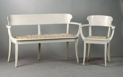 ACHTUNG FEHLER IM KATALOG: LIMIT: 600,- _ Sitzgruppe, Entwurf Richard Riemerschmid um 1918/19 Jugendstil, wohl Buche weiß gefaßt, bestehend aus ...