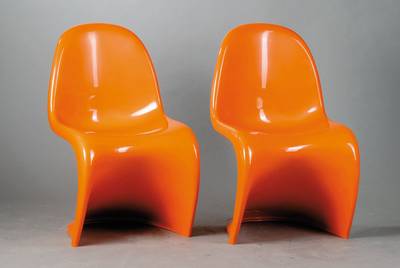 9 Stapelstühle, Entwurf Verner Panton um 1959/60, Ausführung Fehlbaum Production 1971, Herman Miller. Der Panton Chair gilt als erster ...