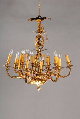 Kronleuchter, deutsch, um 1900, Metallguß, Rokokostil, 16 Brennstellen, Elektr. nicht geprüft, H. ca. 80cm, D. ca. 80cm, prunkvoll