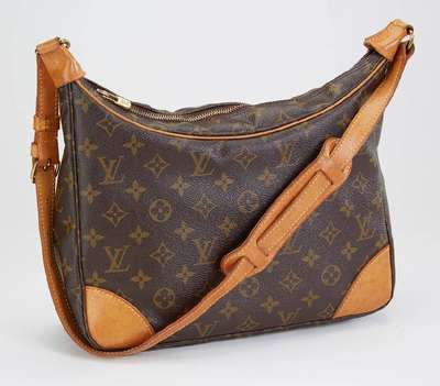 LOUIS VUITTON Schultertasche, Monogram Canvas, Schultergurt verstellbar, innen braune Beschichtung mit Reißverschlussfach, ca. 30 x 26 x 7 cm, ...