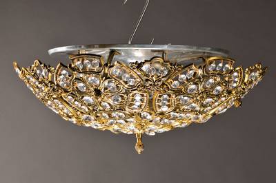 Deckenlampe, Spanien, um 1930-35, besonders großer massiver mit durchbrochenem Blattwerk versehene Weissbronzekorpus, darin vollständige ...