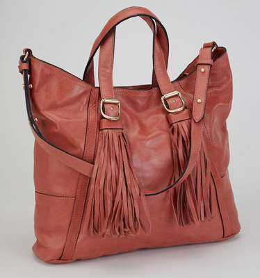 CHLOE-Handtasche, korallenfarb. Leder, Tragehenkel mit Quastenabhängungen, großes Innenfach mit 2 seitl. Einschubtaschen, 1x mit Reißverschluß ...
