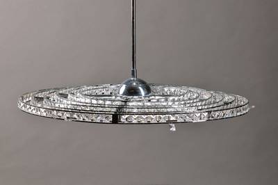Designer-Deckenlampe, Italien, Firma Micron, Stahlrohrgestell, 6 ineinander bewegliche Ringe mit Kristallen verziert, bietet Platz für 15 ...