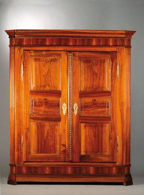 Prunkschrank, süddeutsch, Freiburg, um 1770/80, Korpus Weichholz (Rücken)/Hartholz, Front und Seiten komplett auf Rahmen gearbeitet, ausgesuchtes ...