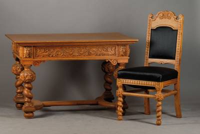 Tisch und Stuhl, deutsch um 1880/90, Eiche massiv, stilübliches Neo-Renaissance-Dekor mit plastisch geschnitzten Fratzen, Löwenmaskaronen und ...