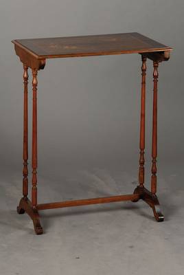 Beistelltisch, um 1880, Parkettmarketerie mit feinen Intarsien in Ahorn, Eiche u. Nussbaum, wohl Teil eines "Nest-of-Tables"/Satzes, guter ...